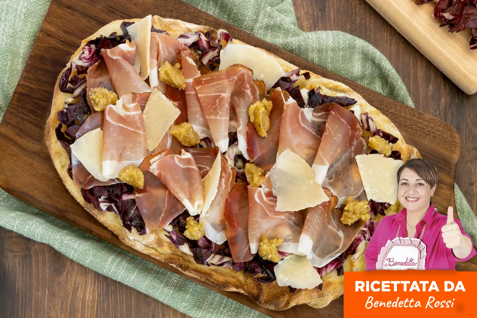 Pinsa con radicchio, speck e noci