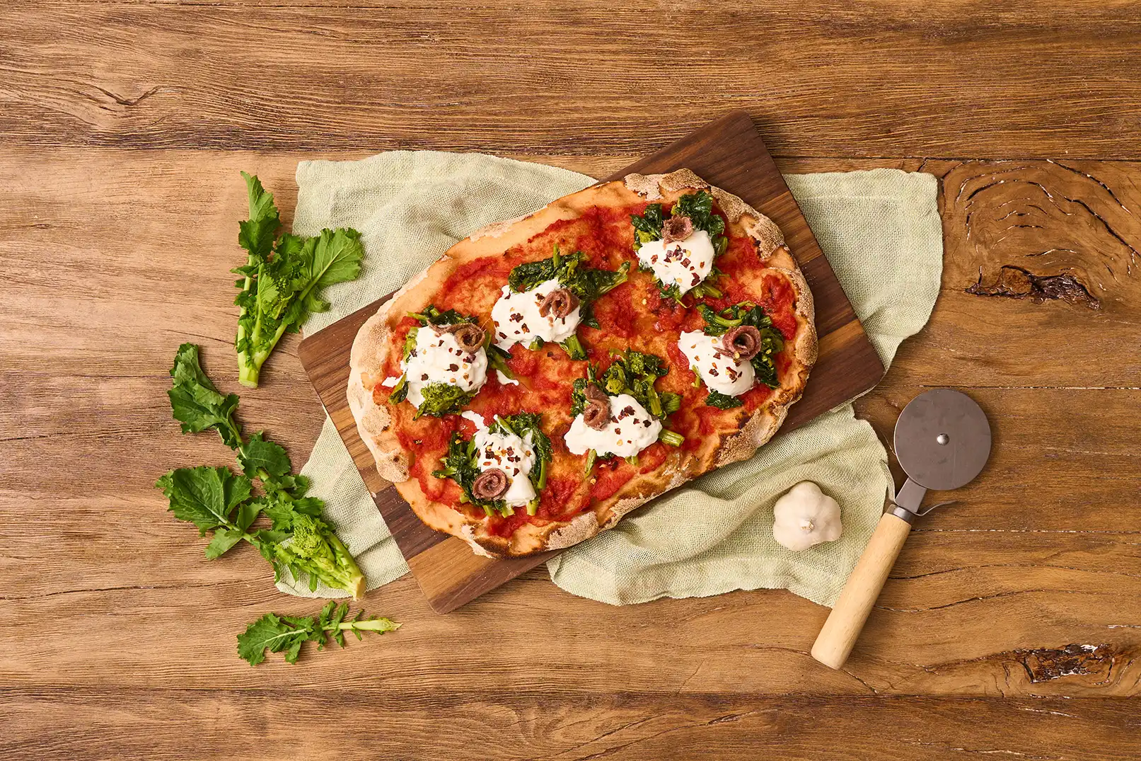 Pinsa con Cime di rapa, burrata ed Alici