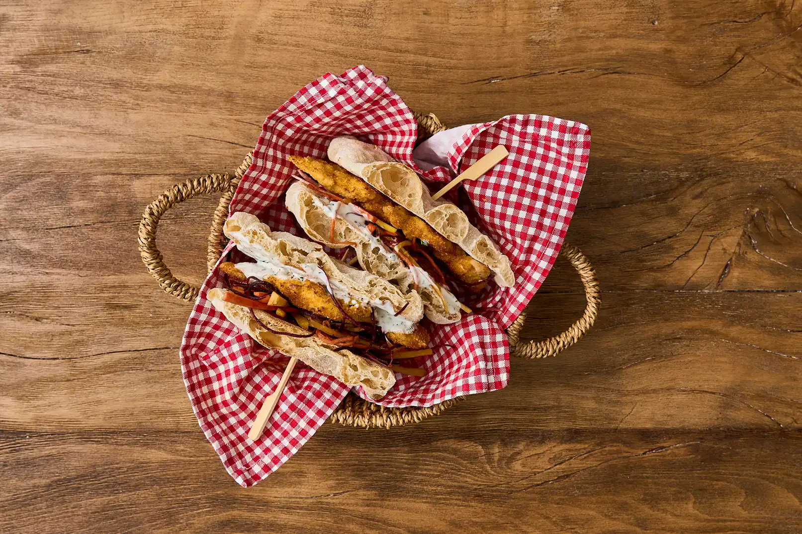 PinsaPanino con cotoletta e salsa yogurt